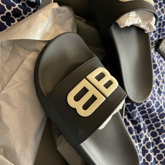 Balenciaga Slides - never worn.   In original box with dust covers. - Picture 5 of 8